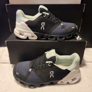 On Cloudflyer 4 Wide Black White Women's 7.5